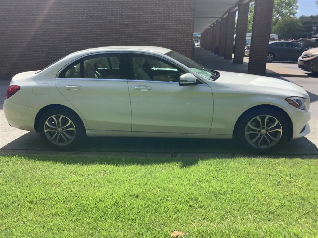2017 Mercedes Benz C 300 photo 7