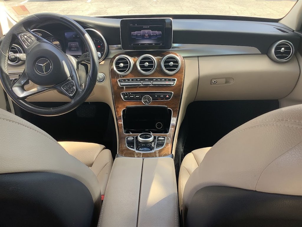 2017 Mercedes Benz C 300 photo 12