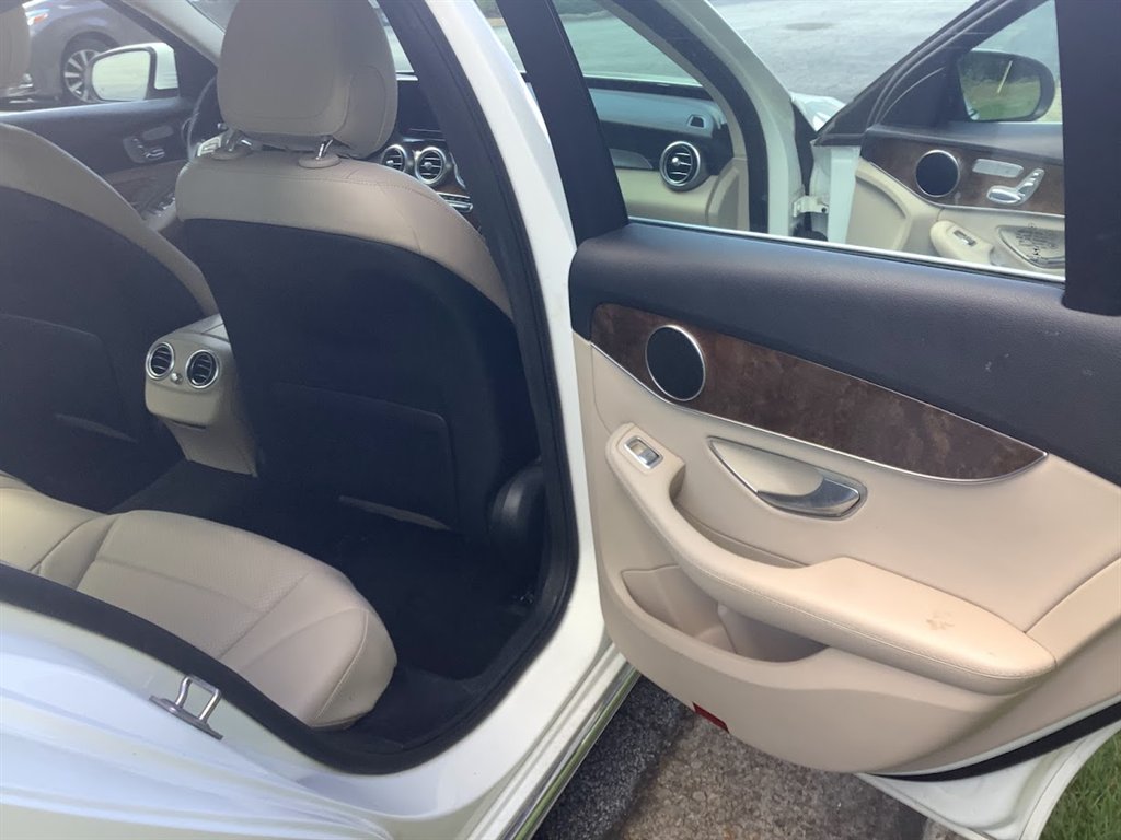2017 Mercedes Benz C 300 photo 25