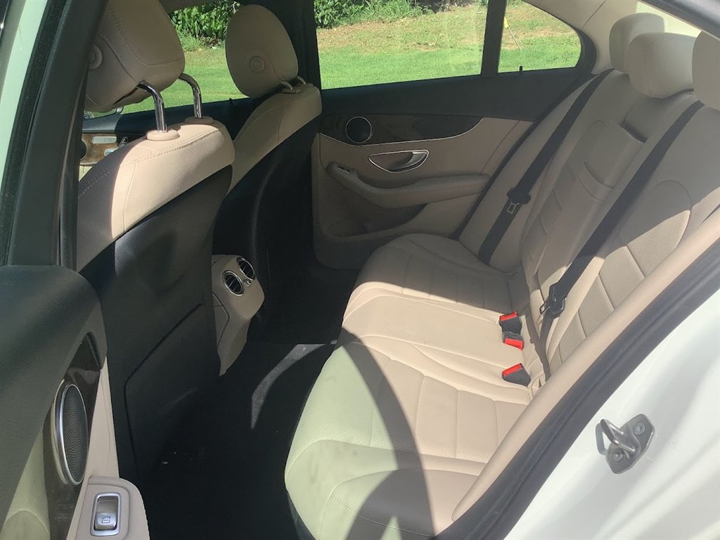 2017 Mercedes Benz C 300 photo 17