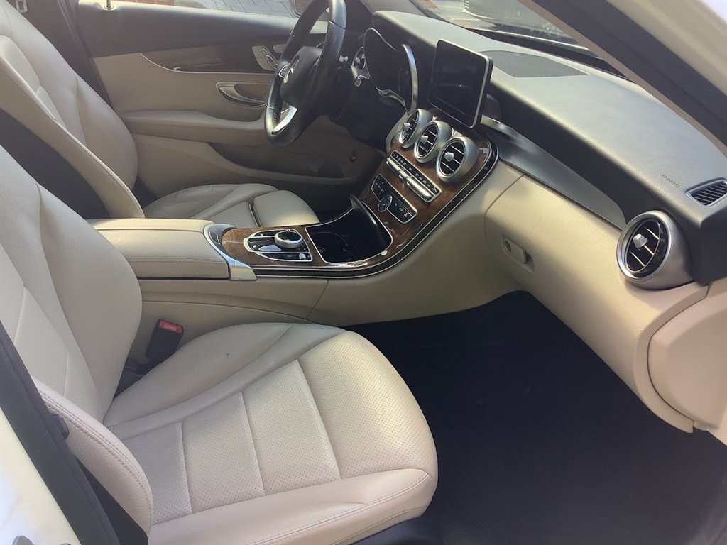 2017 Mercedes Benz C 300 photo 19