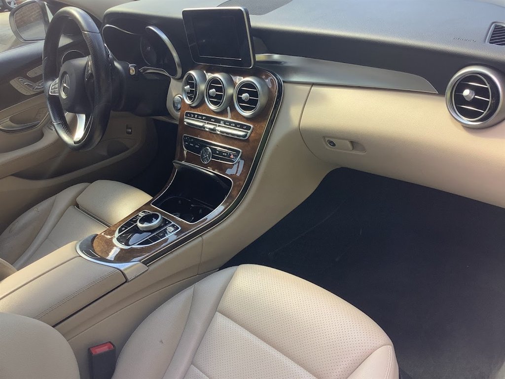 2017 Mercedes Benz C 300 photo 20